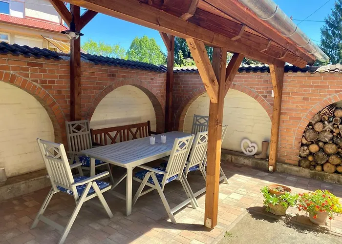 Pacsirta Grand * אגר