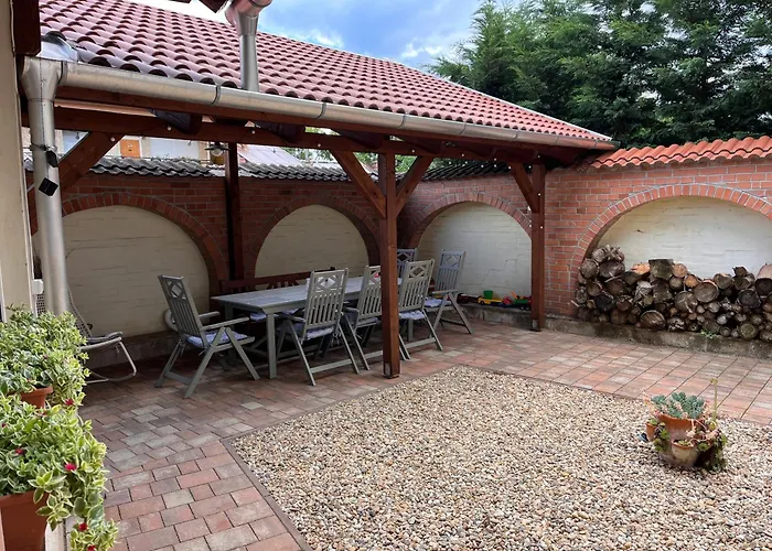 Pacsirta Grand בית הארחה *