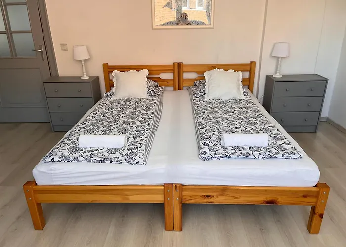 Pacsirta Grand * אגר