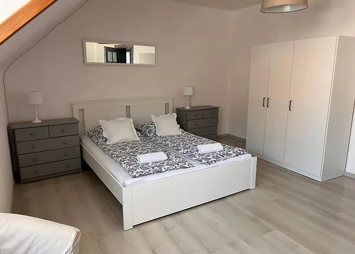 Pacsirta Grand * Eger